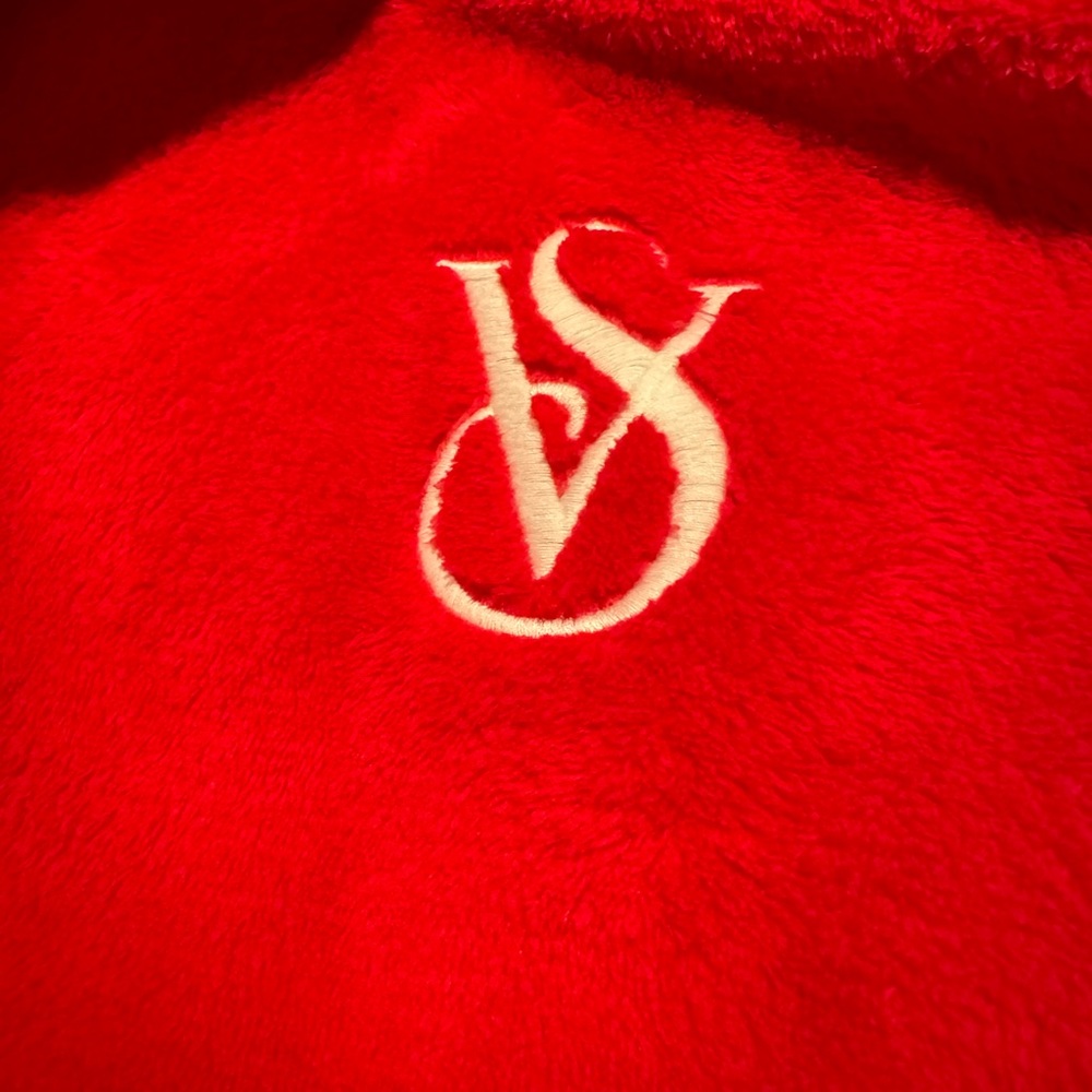 VS Robe w/hoodie and belt